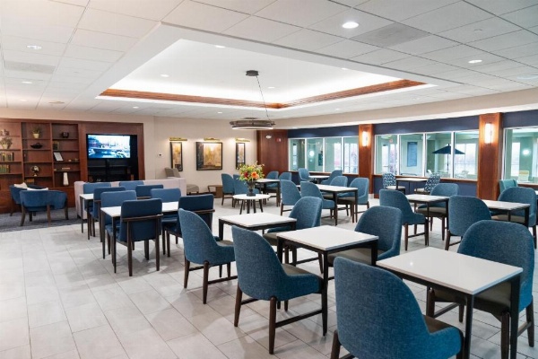 La Quinta Inn & Suites by Wyndham Bannockburn-Deerfield image 14