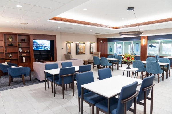 La Quinta Inn & Suites by Wyndham Bannockburn-Deerfield image 16