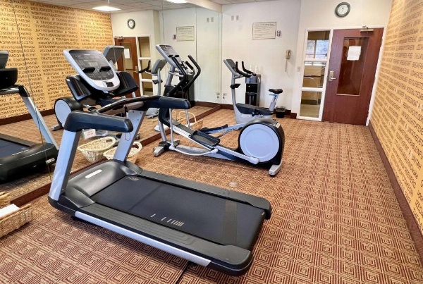 La Quinta Inn & Suites by Wyndham Bannockburn-Deerfield image 17